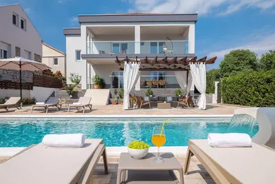 Image de Villa Peregrine (V7071-K1) - Pakostane