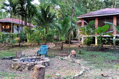 Image de 3 Family Cottages -7 beds~Ac~ Screened balcony~ Breakfast and dinner onsite.