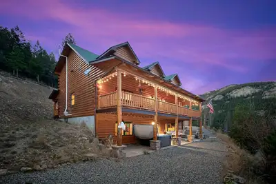 Image de The Adventure in Evergreen. Private Hot Tub! Great Views.