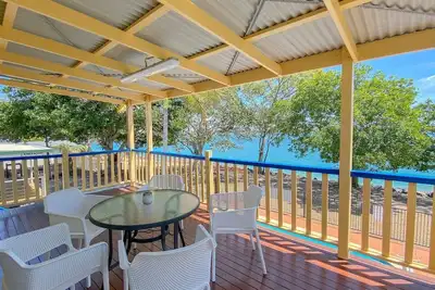 Image de Ocean Shores (Whole House) - Riverfront - Pool - 2