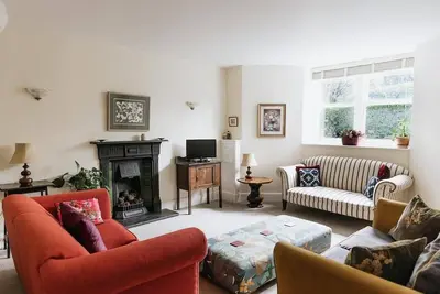 Image de Sunnyside Apartment // Spacious 2 Bedroom Accommodation Located In Kendal Within