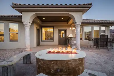 Executive Rental Home Near Golf Course