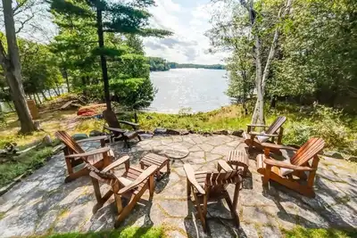 Image de Sunset Cove Waterfront nature retreat with bunkie