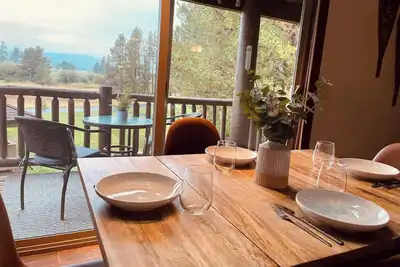 Room With a View Condo, Sharc passes included.