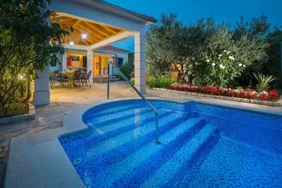 Image de Maison de vacances Katuni pour 1 - 7 personnes avec 3 chambres Ă coucher - Maison de vacances