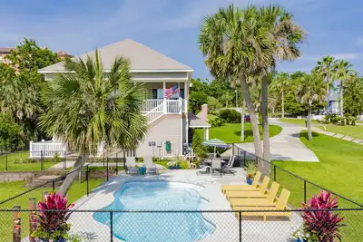 Image de Pensacola Waterfront/Pier Boat Dock  Private Heated Pool, 5 Minutes to Downtown