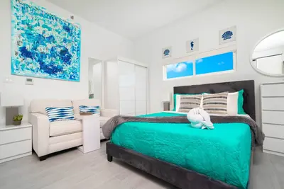 Image de Modern Studio Apt Near Beach w/ Rooftop Pool, Onsite Restaurants, etc.
