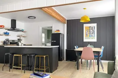 Image de Newly Remodeled Alpine-Modern Cabin
