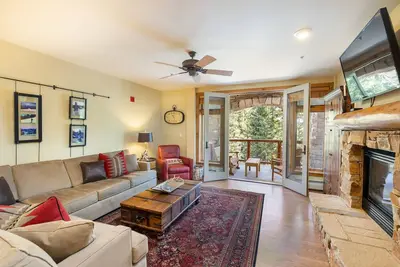 Image de Luxury Ski in Ski out Condo/Pool and Hot Tub Access/Private Patio