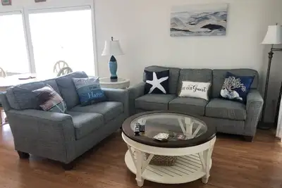 Image de Great rates in July at Family Tides! First Floor. Pet Friendly.