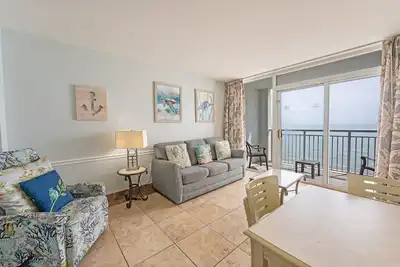 Image de Honeymoon Suite, Direct Oceanfront Suite, Pools!