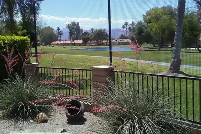 Image de 3 Bdm Palm Springs area home w/pool near Festivals