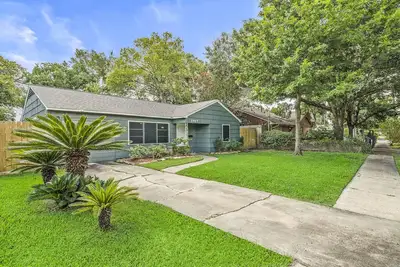 Full remodel 3br High-Speed WiFi Near Hobby Airport