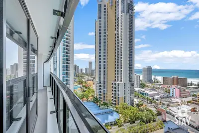 Image de Circle on Cavill - 1 Bedroom + Study Ocean
