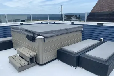 Image de Hot Tub On Deck, Ocean View, Walking Distance To Restaurants, Bars And Boardwalk