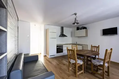 Image de Appartement Neuf En Plein Centre De Brides 2*