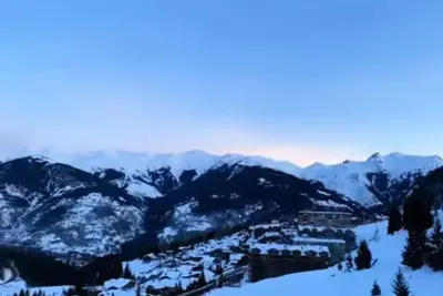 Image de Beautifulen FĂśR Dieser Apparatus Skis zu Pieds, Ideal fĂĽr einen Familie Day.
