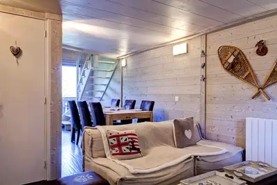 Image de Apartment befindet sich 50m von der Skipiste und mit dem Label \"Montagne de Charme\".