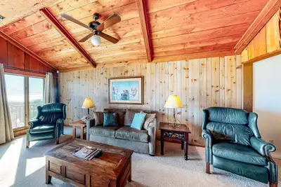 Image de Delightful, Dog-Friendly Beach House w/ a Furnished Deck, Free WiFi, Central A/C