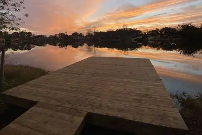 Image de Lakefront hidden gem, 3/2 townhome with dock!