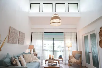 Image de 🏖️Just Remodeled! The Ocean Cottage at Ocean Village Beach Condo