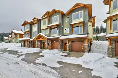 Image de Gorgeous Ski In/Ski Out Townhome, Close to Village