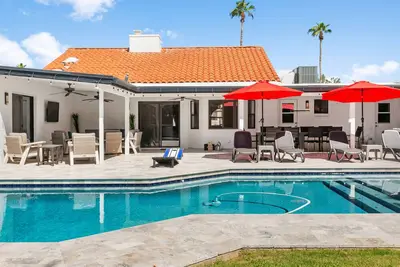 Image de Spacious vacation rental with a private pool, a hot tub & Ac