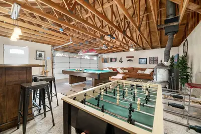 Image de Bear Pac Hideout - Walk to Village, Fireplace, Game Room, Pool Table