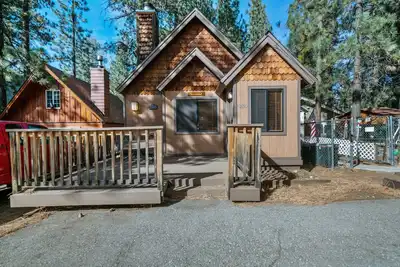 Image de Moonridge Heaven - Close to Slopes, Fireplace, Deck, Barbecue