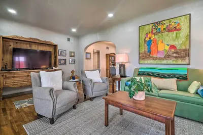 Image de Renovated 1940's Home with Patio + Backyard!