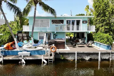 Image de Beautiful Canalfront Home in Layton with Dockage