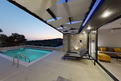 Image de Daelia Villas Ii of 3 Luxury Villas, private pool, in an enclosed olive grove