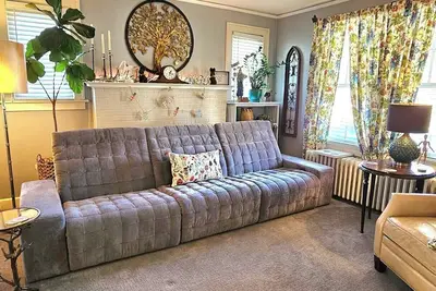The Loriann, A Boutique Stay in a 1940's Home. New Sleep Number Bed!