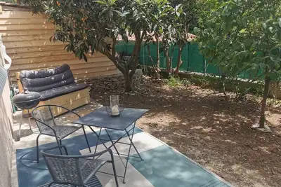Image de Rez de villa indépendant et son extérieur