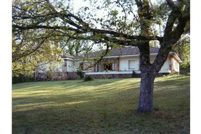 Image de Derroñadas. Casa con Enorme JardĂn y Tenis