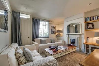 Image de Westgate Cottage - Deux Chambres Maison, Couchages 4