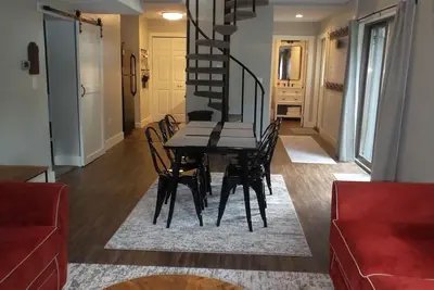 Image de Fully Remodeled Peek’n Peak Ski & Golf Condo - just steps from lift 8