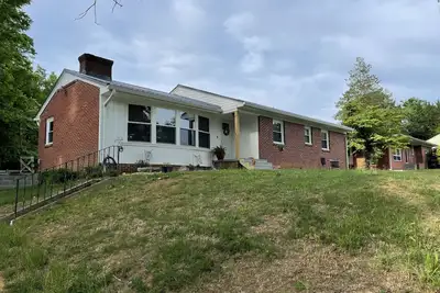 Image de Vt Football\/Graduation Rental