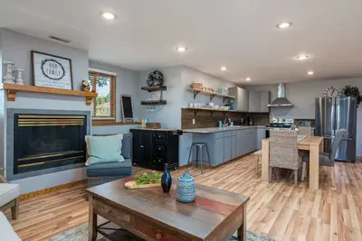 Image de Beautiful Modern Farmhouse in Hudsonville Mi