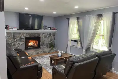 Image de 🦌Nature in♥️of Poconos⚡Fast Internet# Sauna#Playground#Bbq#🏕
