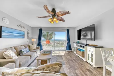 Image de Sea Star 108@ Pelican Isle Platinum Beach Serv Snorkel/Fish/Relax * Beach Front*