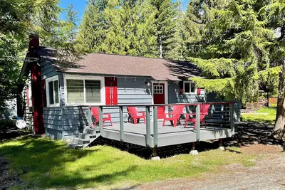 Image de Bungalow & Bunk House, Sleeps 10, Close to Lake