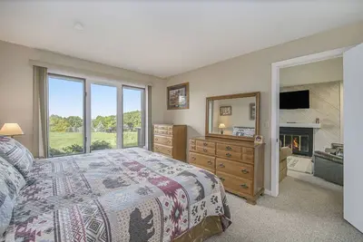 Image de New! ! Cozy Condo w/ Fireplace & Lake Views at Summit Village