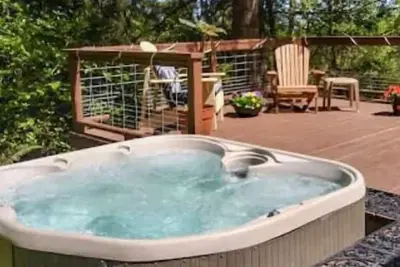 Image de Ws Paradise Tranquil Woodsy Escape with Hot Tub