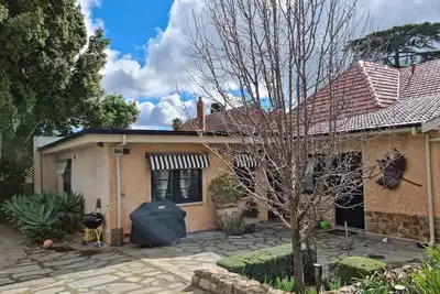 Image de Charming Private Guest House with Pool & Parking\n