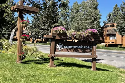 Image de Snowcreek remodel, big, comfy, best location, wash/dry, 3 Tv's, Wi-Fi, Red Line