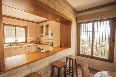 Image de Villa \"Refugio del Gastor\" avec vue sur les montagnes, piscine, terrasses et jardin