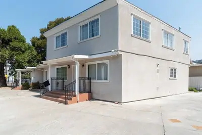 Image de 2402 - Stylish Urban 4b3b Close to Zoo, Coliseum, Fwy & Bart