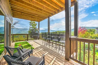 Image de Bradn New Luxury Cabin! The Elm/PanoramicMountainView/Modern/Large DECKs