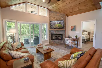 Image de Blue Ridge Mountain Destination Home
